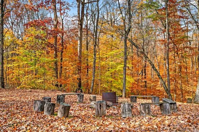 $895,000 | 8650 Mt Nebo Road, Freetown, IN 47235