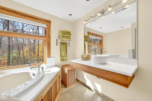 $895,000 | 8650 Mt Nebo Road, Freetown, IN 47235