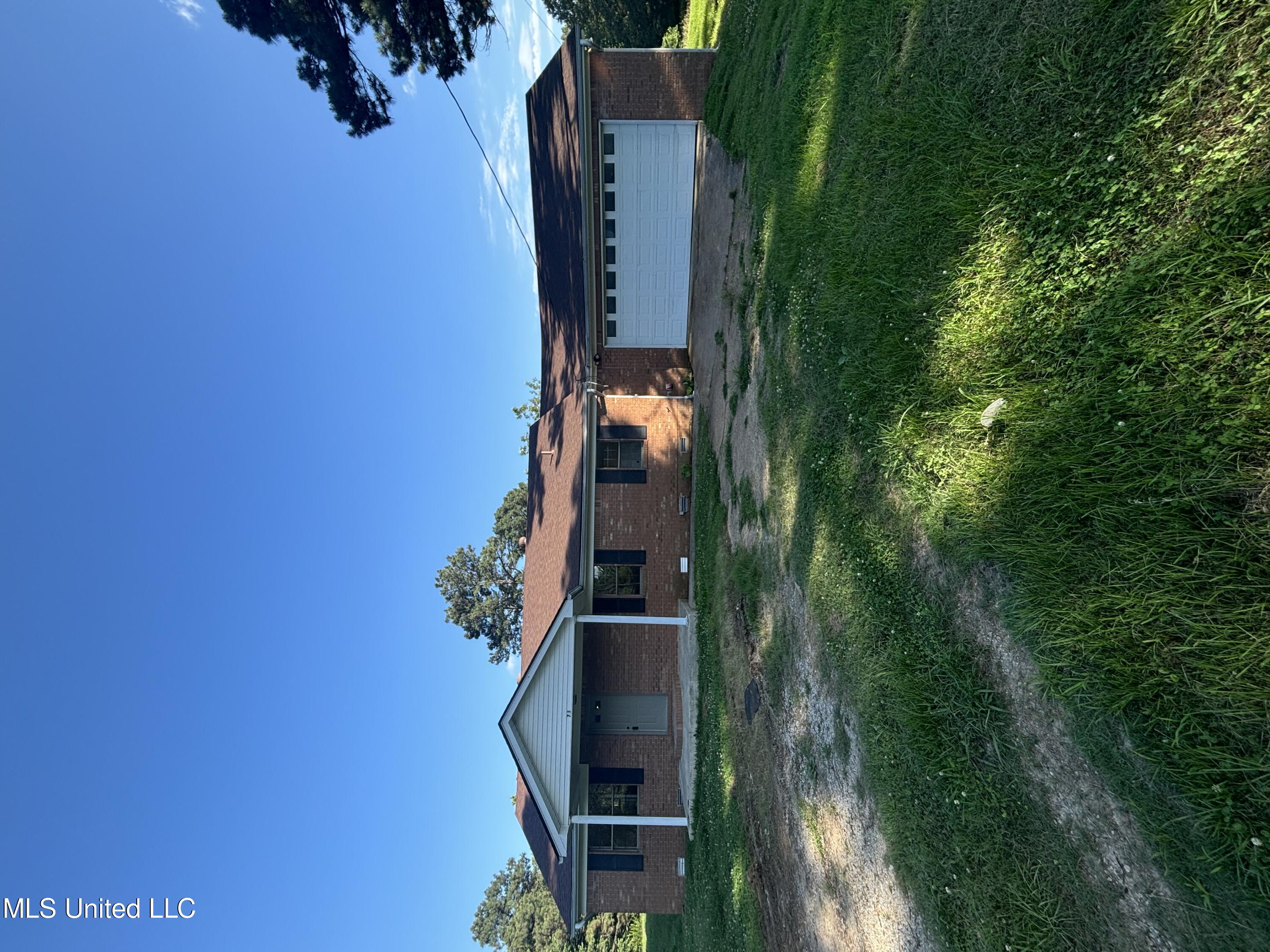 71 Douglas Road Byhalia, MS 38611 - Photo 1 of 30 71 Douglas