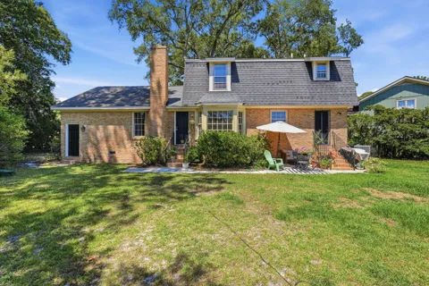 $925,000 | 7 Gardens Corner Court, Charleston, SC 29407