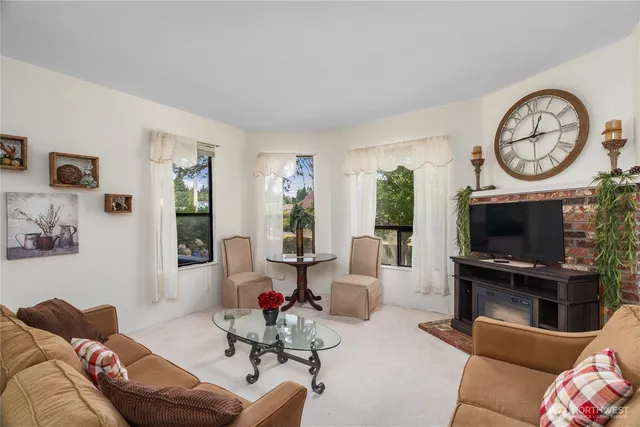 $599,900 | 211 East 3rd Street, Aberdeen, WA 98520