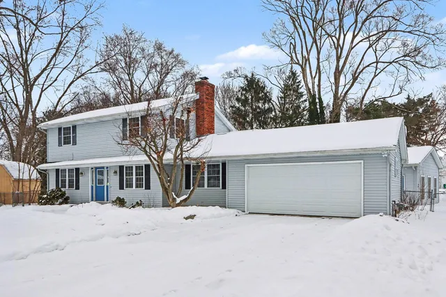 $375,000 | 8232 Gull Manor, Richland, MI 49083