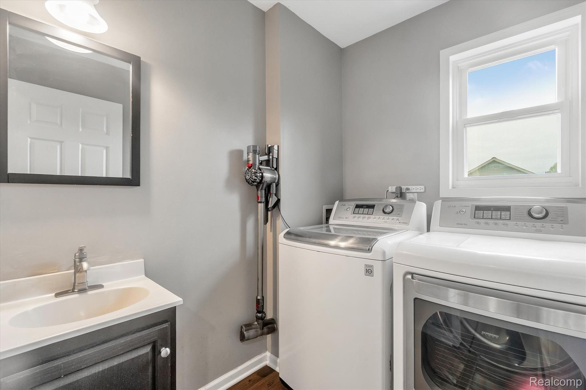 7264 Lobdell Road Linden, MI 48451 - Photo 29 of 41 16-7264-Lobdell-Rd-WindowStill-Real-Estate-Photography-30.jpg