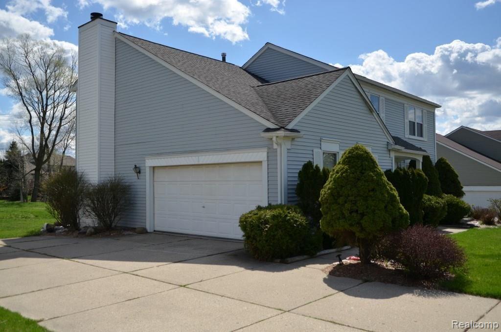 1668 Ridgecrest Rochester Hills, MI 48306 - Photo 3 of 31