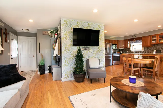 $450,000 | 902 Highway 16, Hardwick, VT 05836