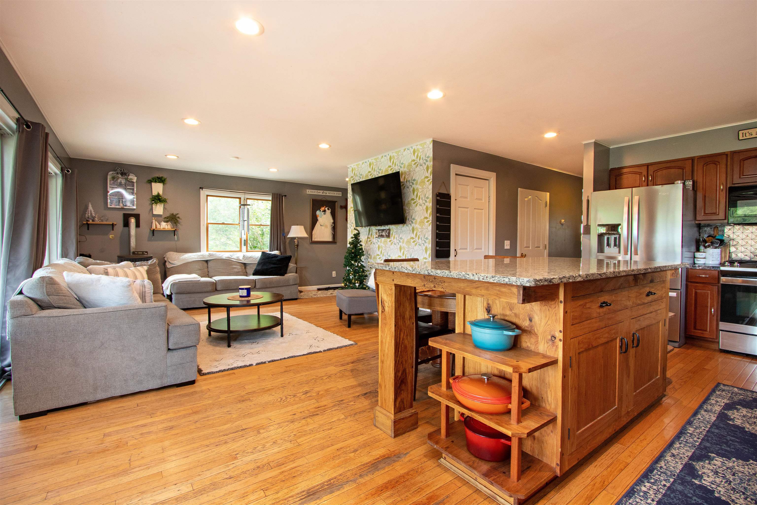 902 Highway 16 Hardwick, VT 05836 - Photo 14 of 53