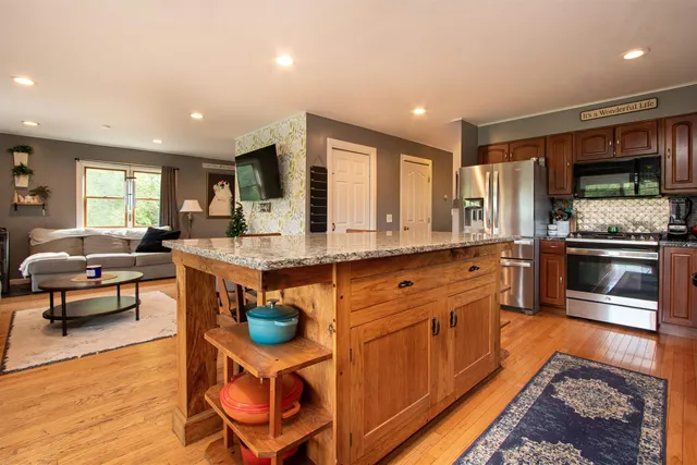 $450,000 | 902 Highway 16, Hardwick, VT 05836