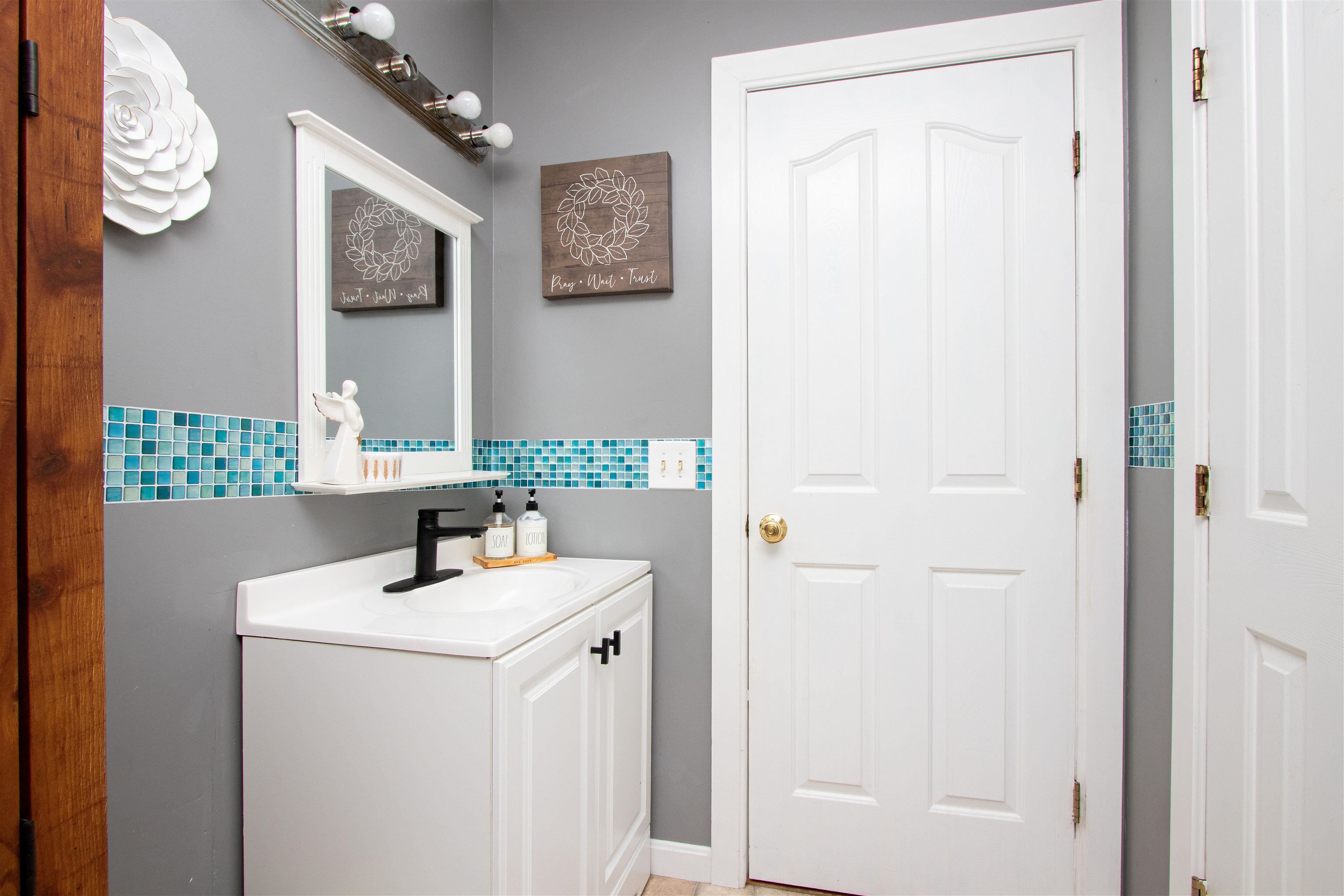 902 Highway 16 Hardwick, VT 05836 - Photo 25 of 53