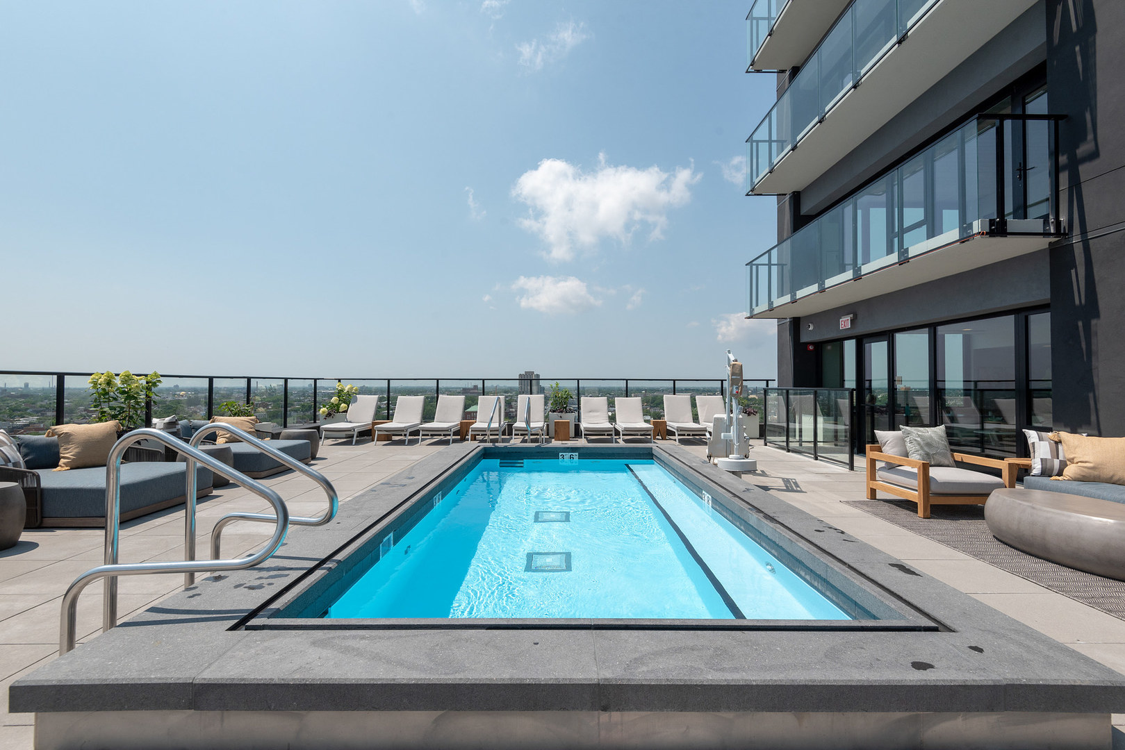 1640 West Division Street, Unit 1301 Chicago, IL 60622 - Photo 11 of 30