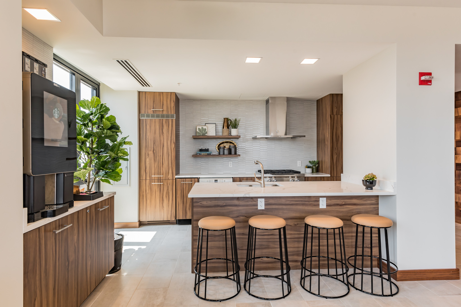 1640 West Division Street, Unit 1301 Chicago, IL 60622 - Photo 17 of 30