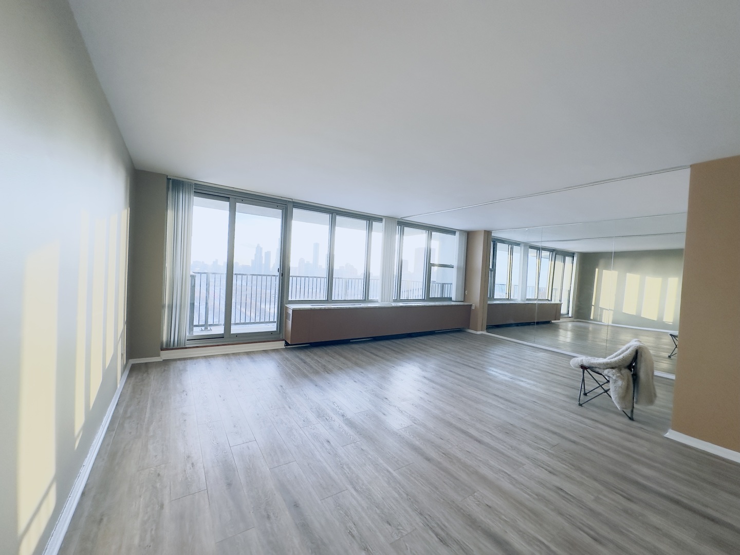 400 East Randolph Street, Unit 3201 Chicago, IL 60601 - Photo 4 of 15