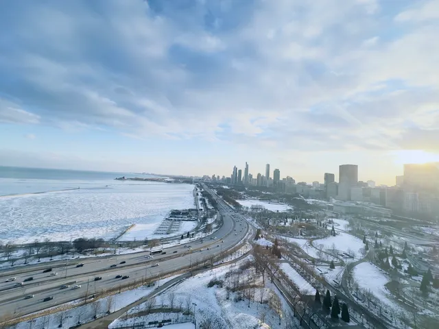 $2,400 | 400 East Randolph Street, Unit 3201, Chicago, IL 60601