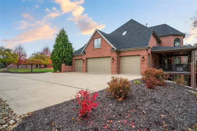 a front view of house with yard