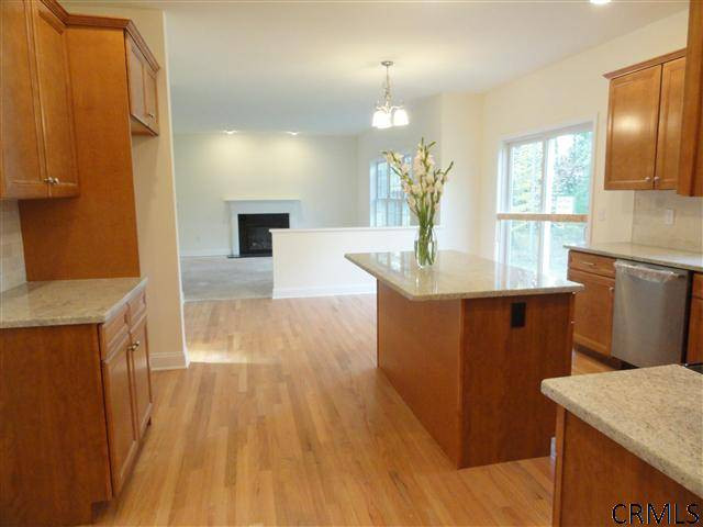 34 Pinewood Road Guilderland, NY 12084 - Photo 4 of 15 Photo 4