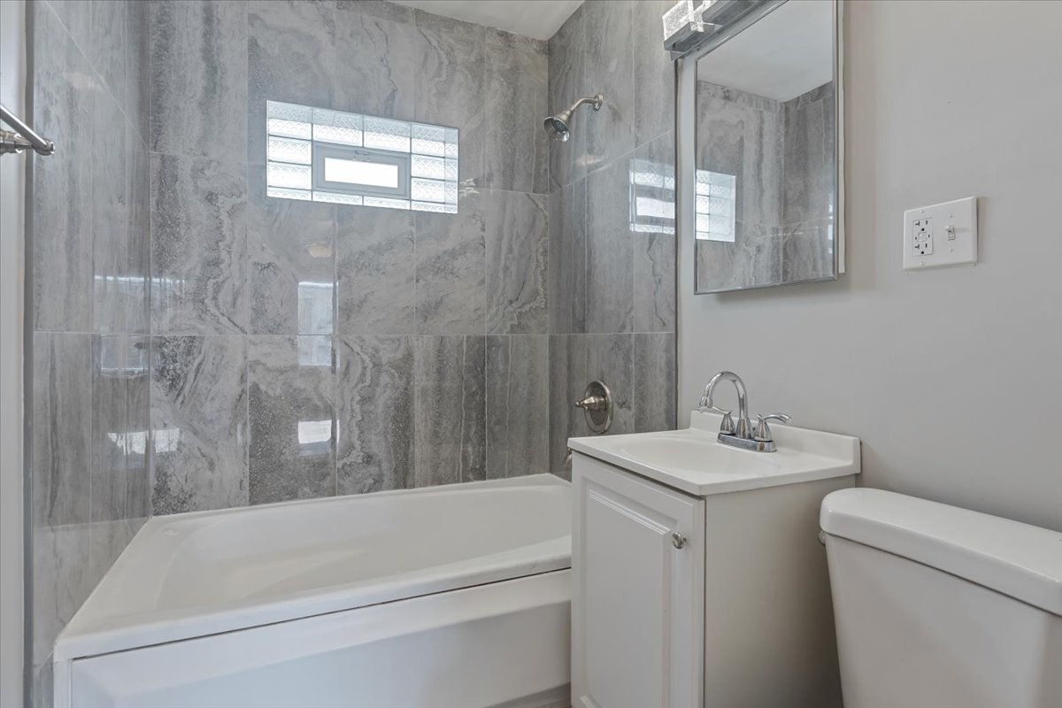 12226 South Racine Avenue Chicago, IL 60643 - Photo 11 of 28