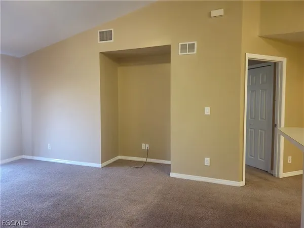 $1,295 | 2519 Park Road, Lehigh Acres, FL 33971