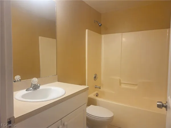 $1,295 | 2519 Park Road, Lehigh Acres, FL 33971