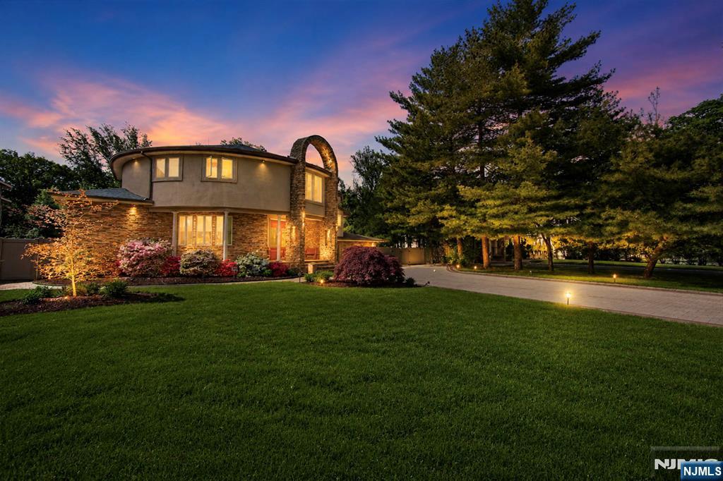290 Dunkerhook Road Paramus, NJ 07652 - Photo 3 of 50