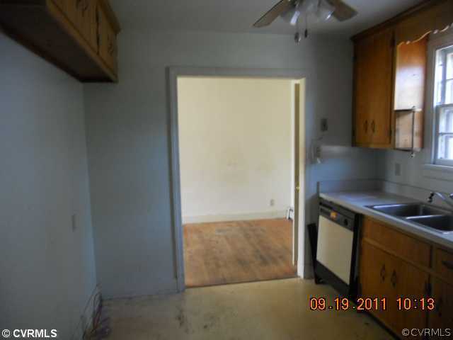 25 Wootton Road Sandston, VA 23150 - Photo 8 of 9 Kitchen