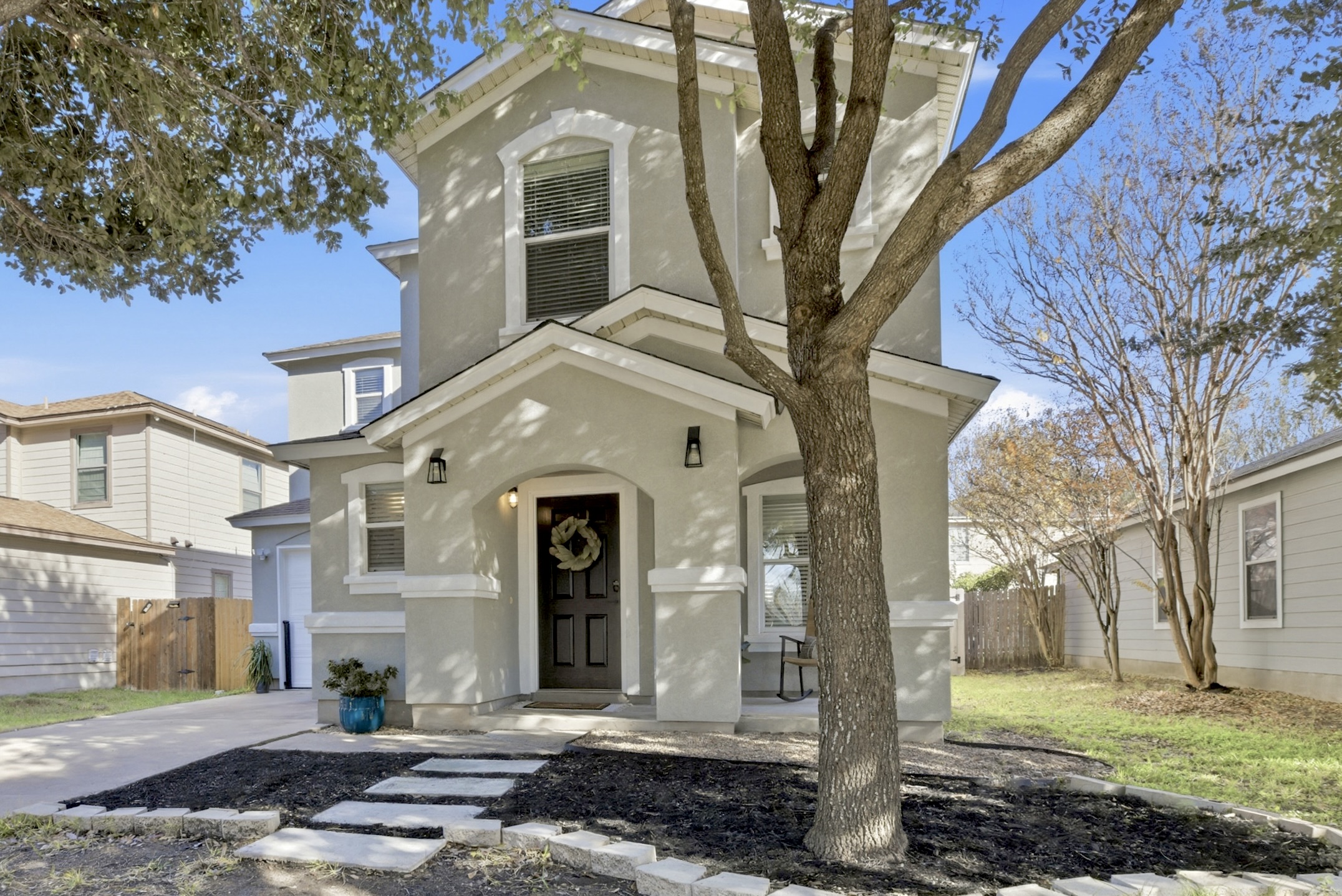 75 Jan Lane Georgetown, TX 78626 - Photo 5 of 32 Elegant curb appeal