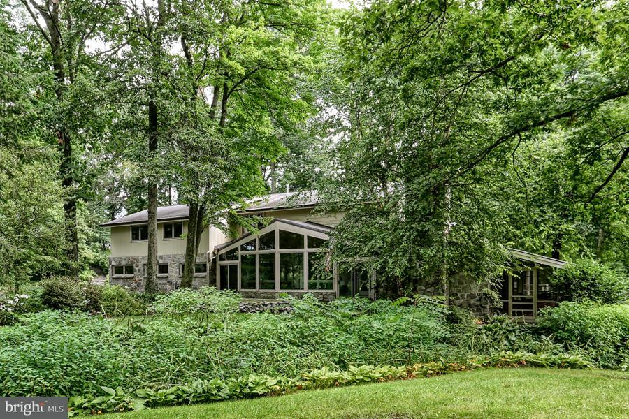 381 Greentree Road Elizabethtown, PA 17022 - Photo 3 of 35