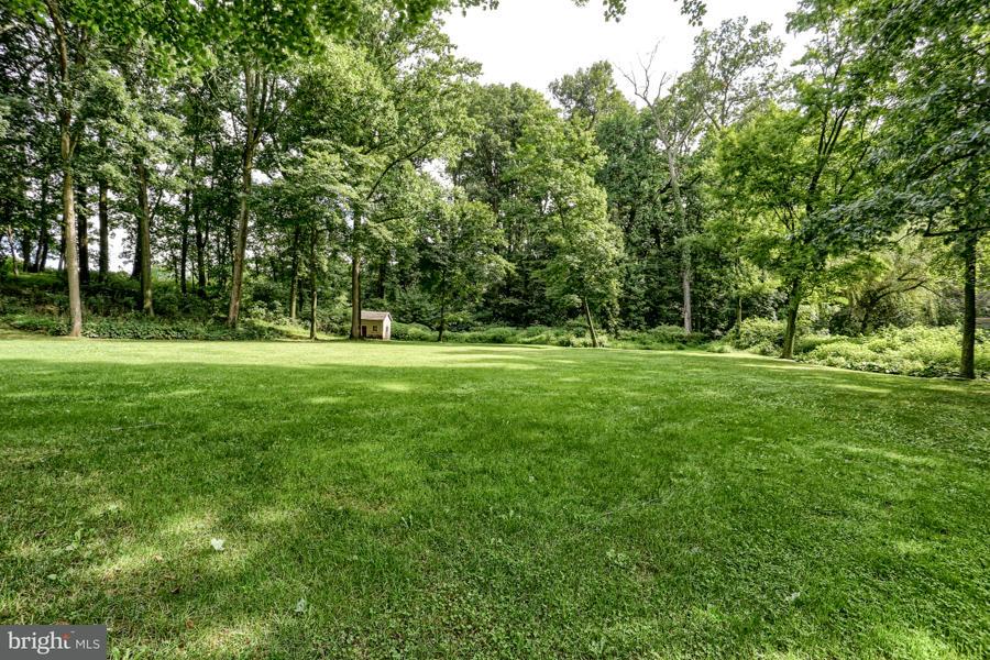 381 Greentree Road Elizabethtown, PA 17022 - Photo 5 of 35