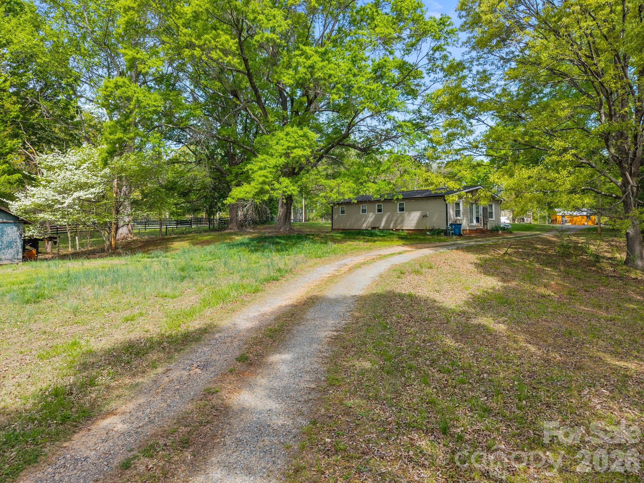 5748-5750 Vinewood Road Davidson, NC 28036 - Photo 3 of 6