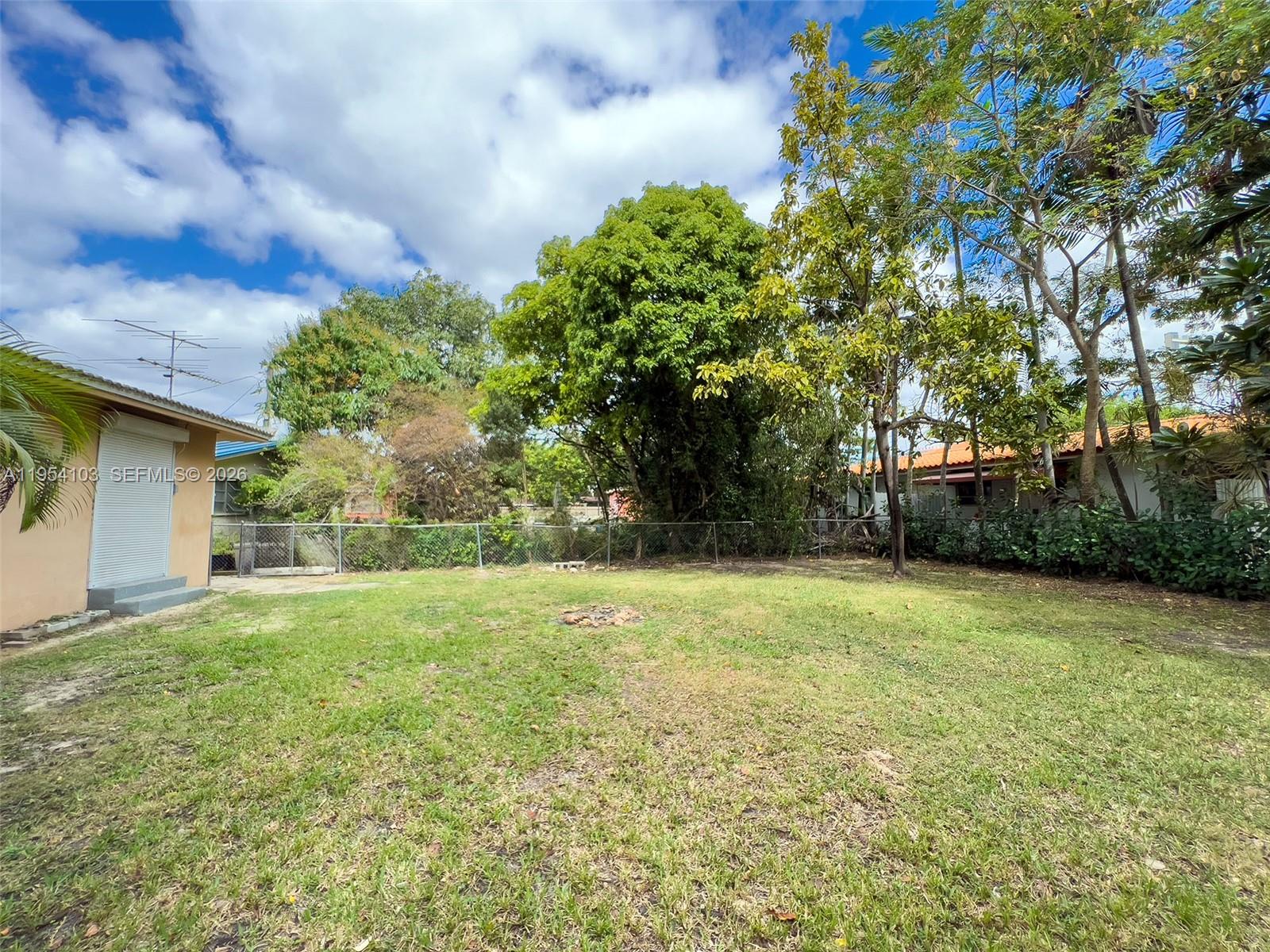 6295 Southwest 33rd Street Miami, FL 33155 - Photo 11 of 13