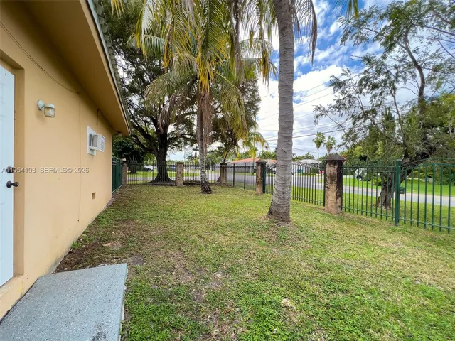 $3,600 | 6295 Southwest 33rd Street, Miami, FL 33155