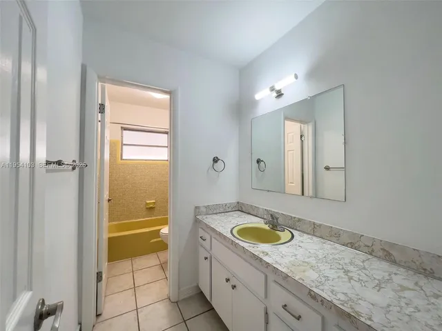 $3,600 | 6295 Southwest 33rd Street, Miami, FL 33155