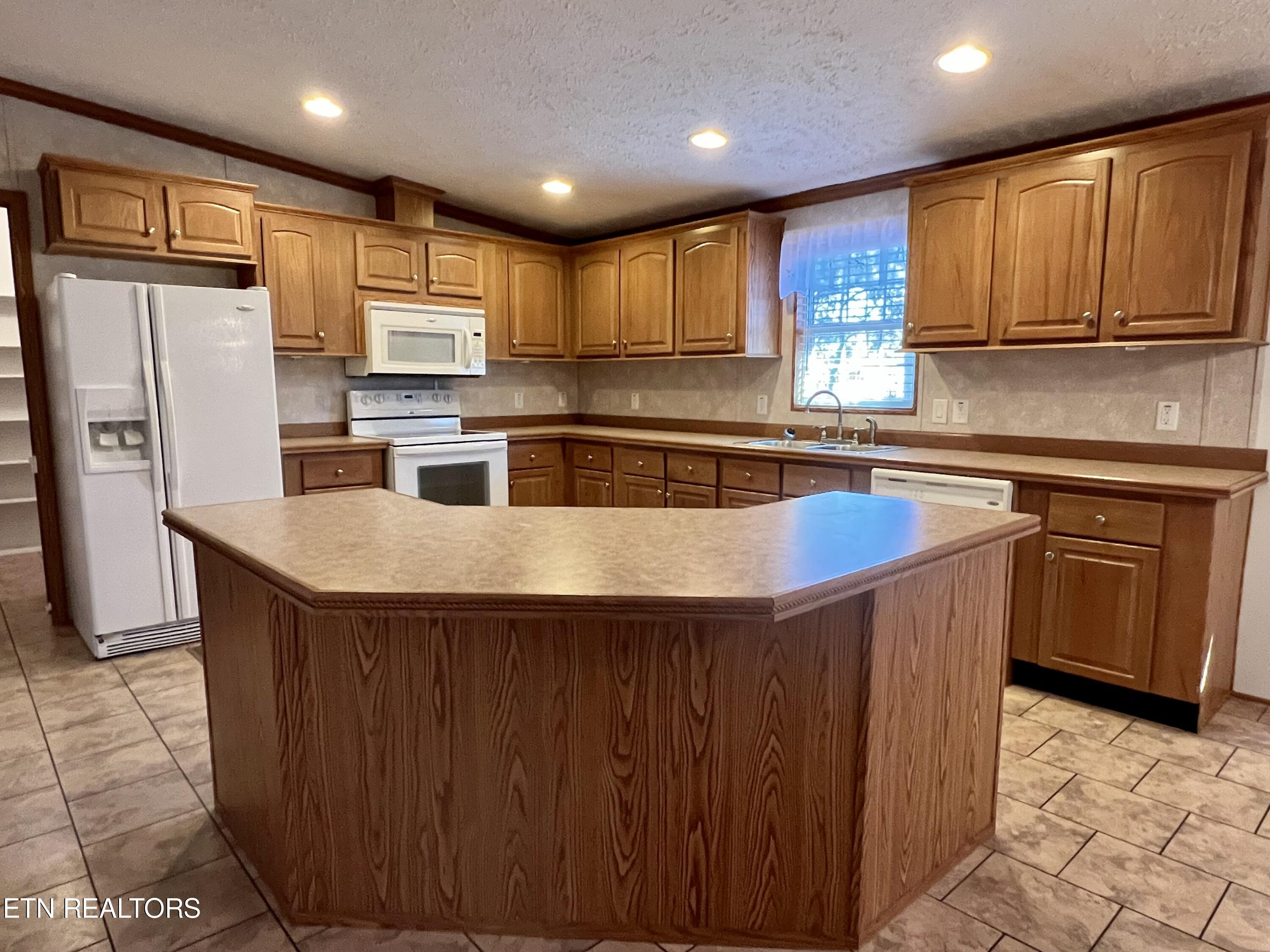 171 England Road Tazewell, TN 37879 - Photo 21 of 47 IMG_6541