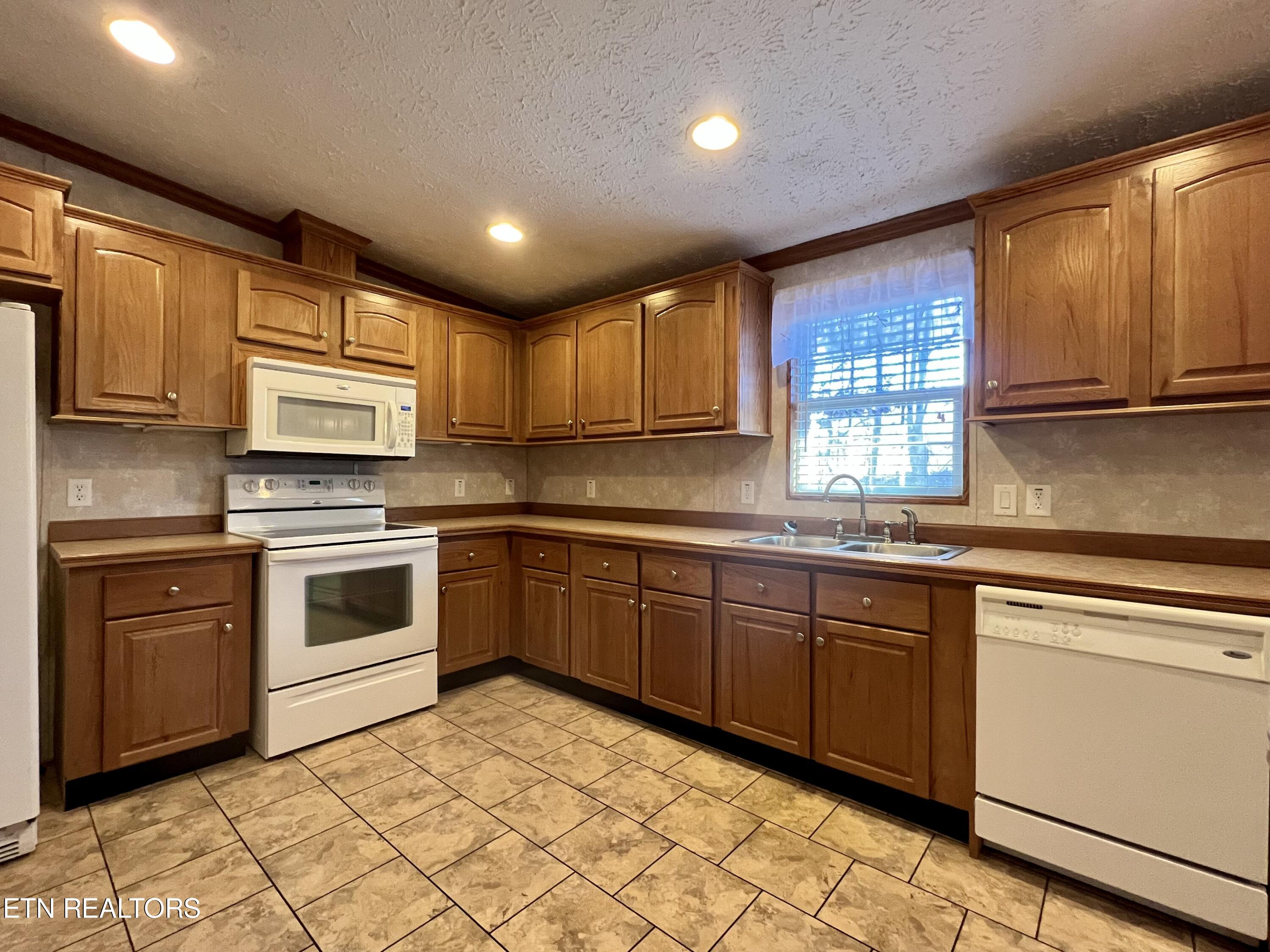 171 England Road Tazewell, TN 37879 - Photo 22 of 47 IMG_6544