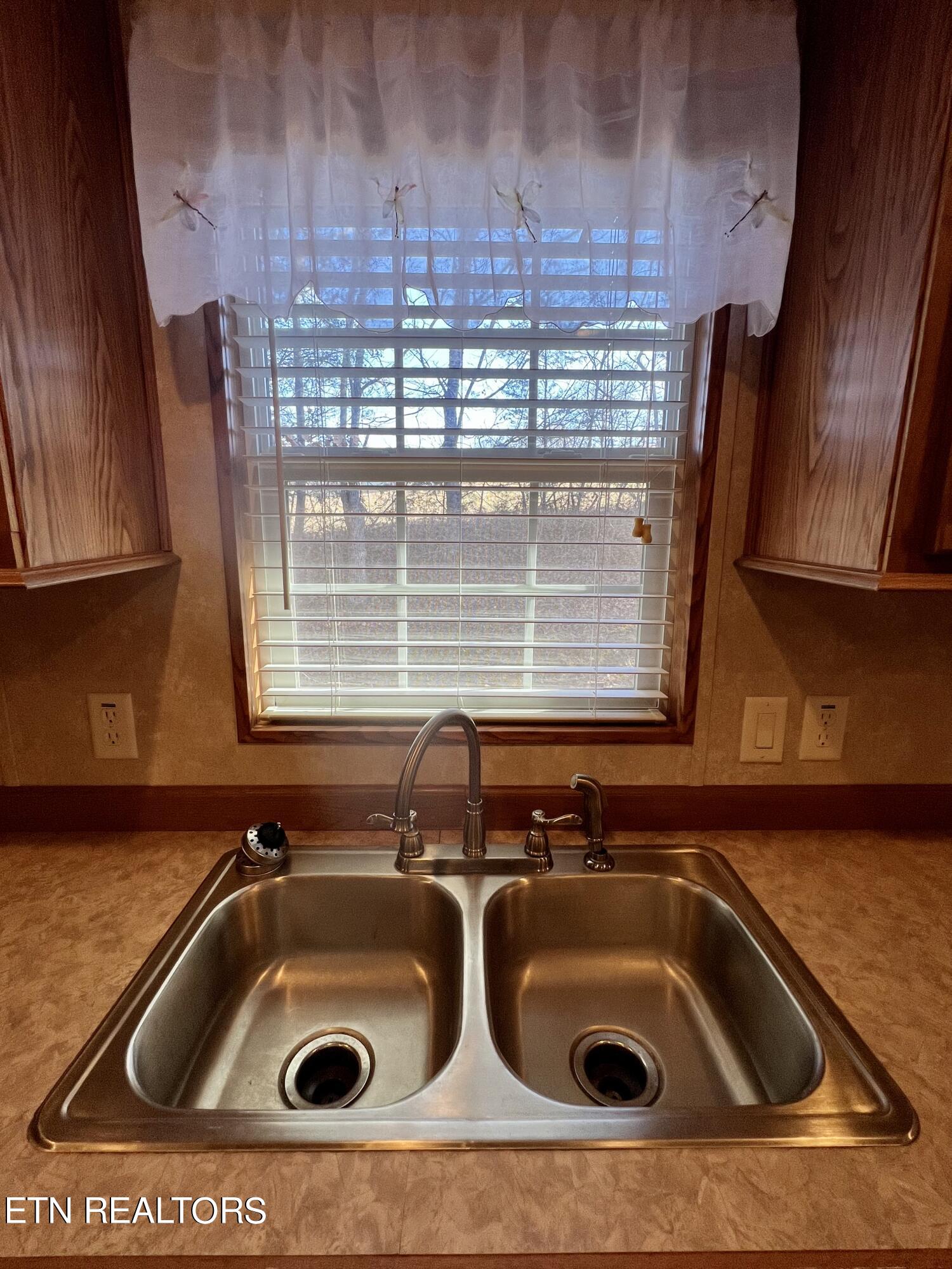 171 England Road Tazewell, TN 37879 - Photo 23 of 47 IMG_6546