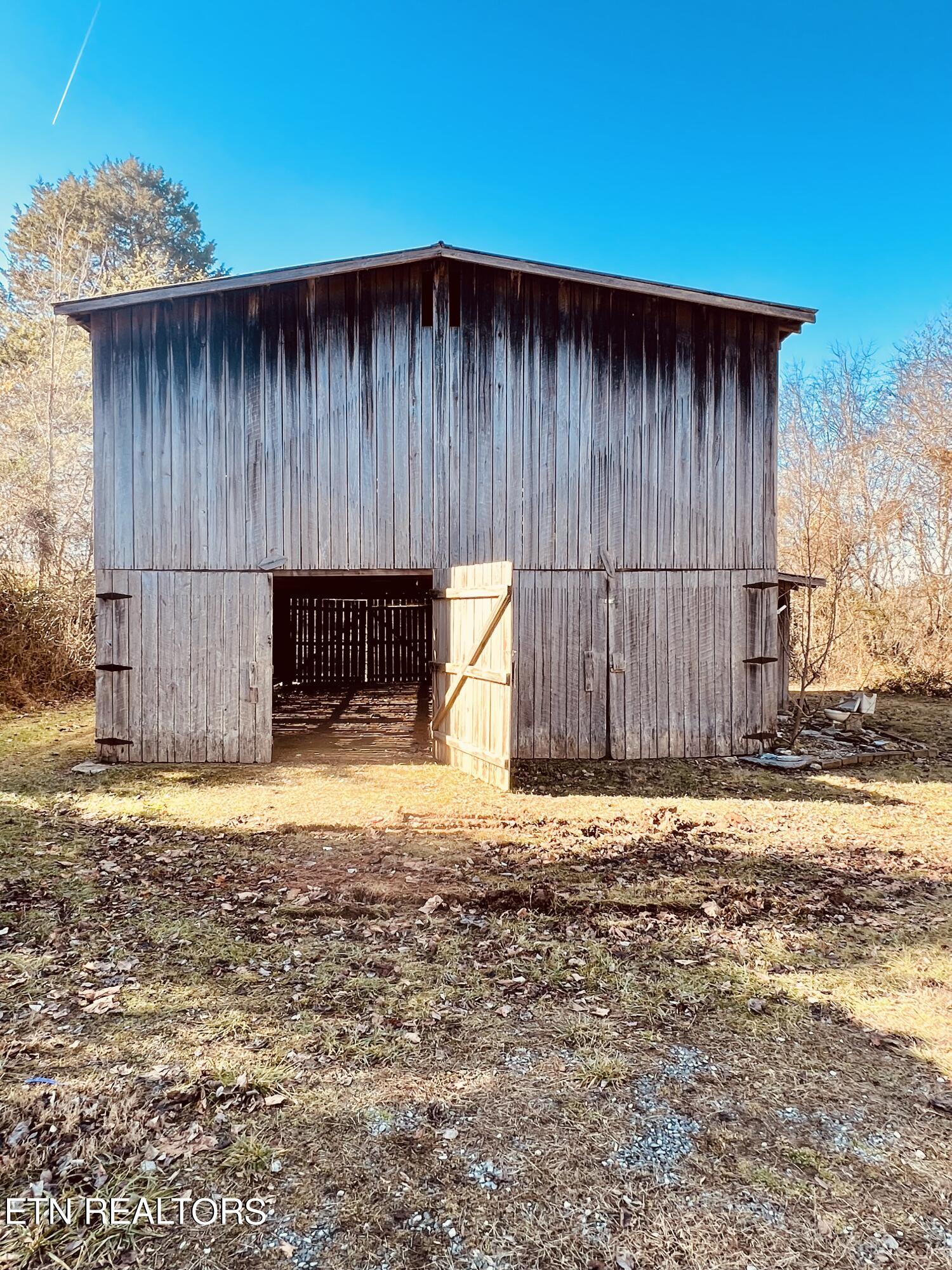 171 England Road Tazewell, TN 37879 - Photo 5 of 47 IMG_6558