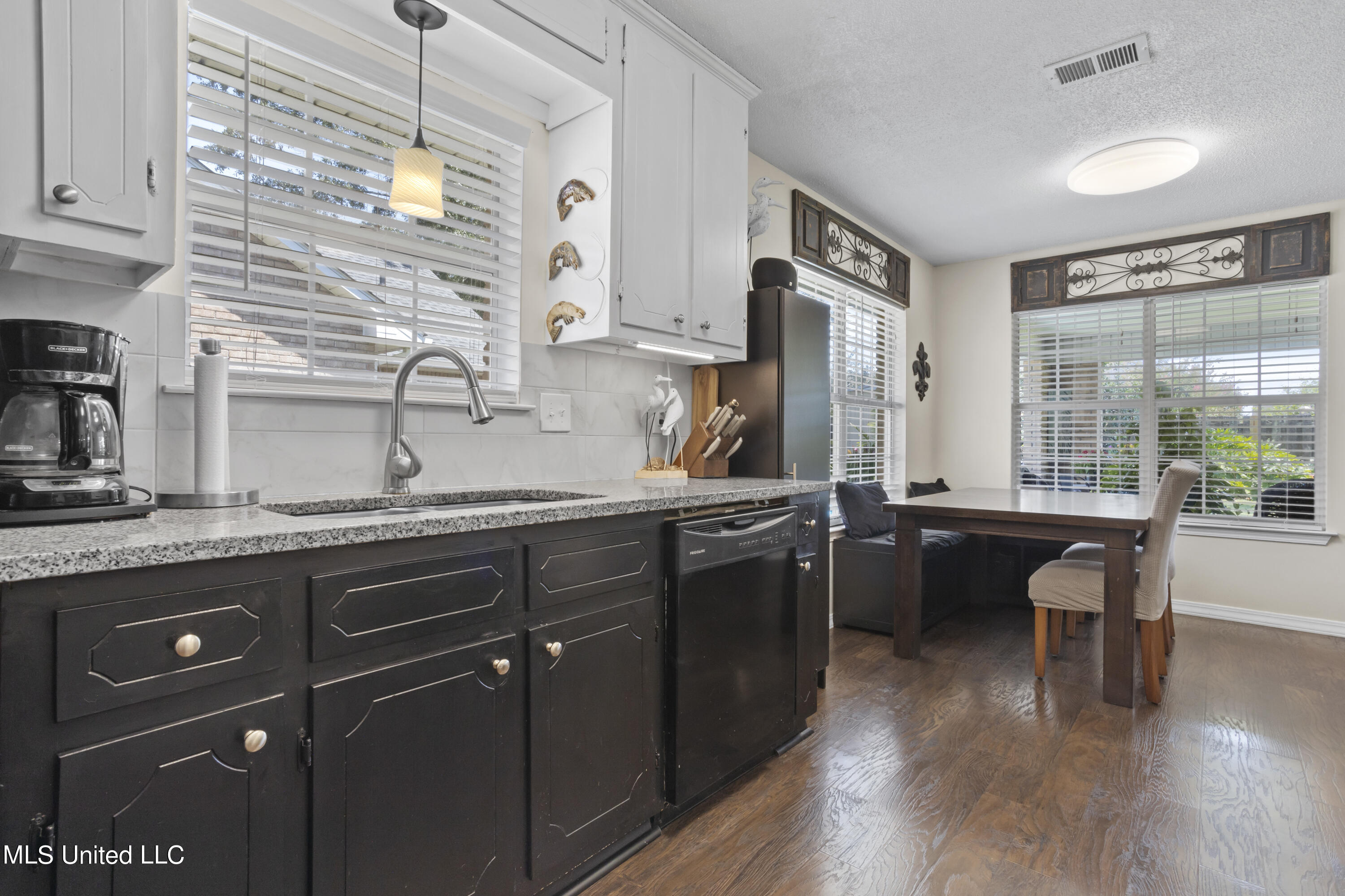 979 Bluff Ridge Biloxi, MS 39532 - Photo 12 of 21 012