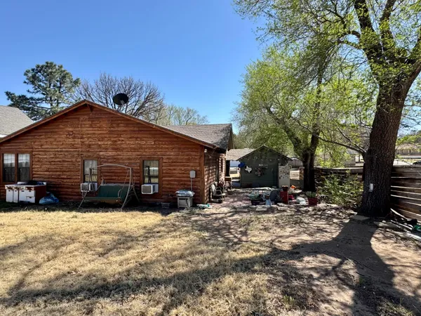 $159,000 | 811 Bungalow Avenue, Canadian, TX 79014