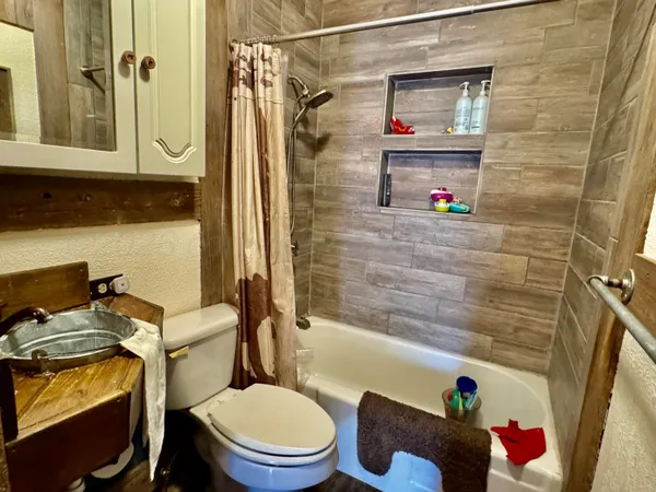 $159,000 | 811 Bungalow Avenue, Canadian, TX 79014