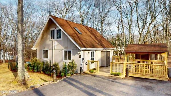 $319,999 | 166 Mallard Lane, Bushkill, PA 18324