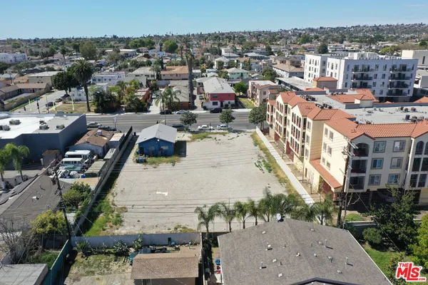 a picture of city view