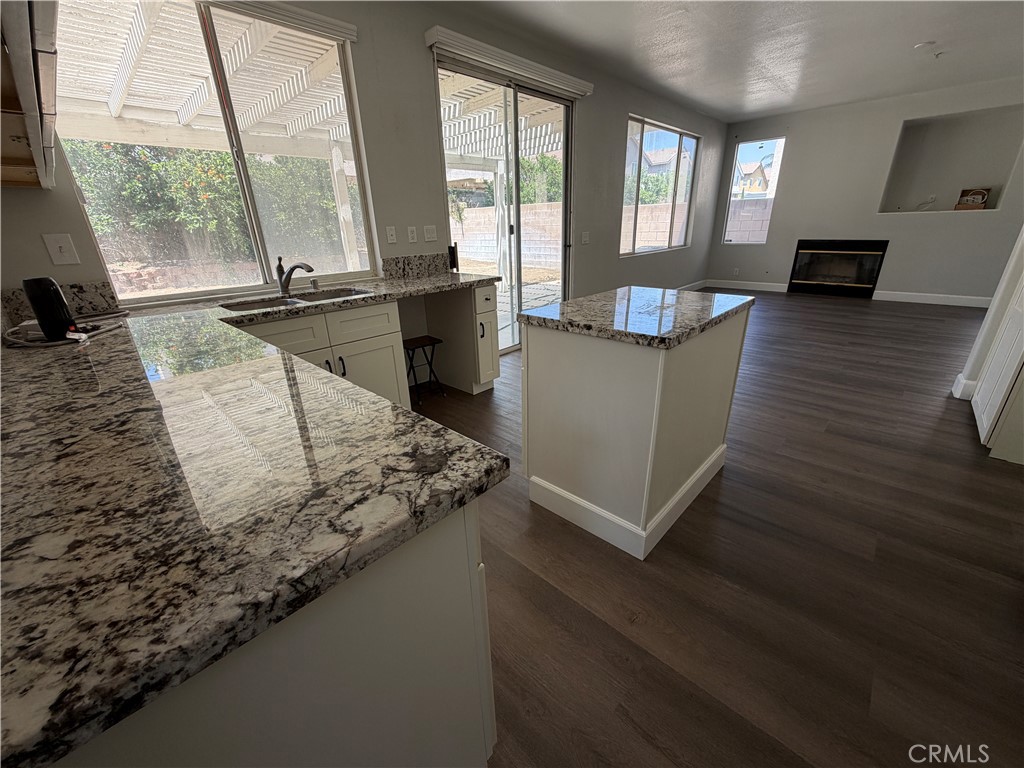 14870 Rodeo Way Fontana, CA 92336 - Photo 7 of 23