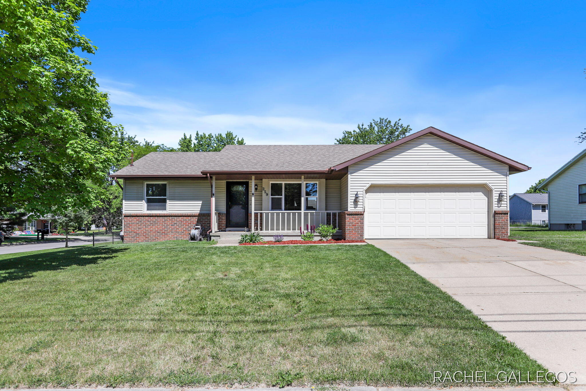 259 Country Club Road Holland, MI 49423 - Photo 3 of 47 3-web-or-mls-259-country-club-rd