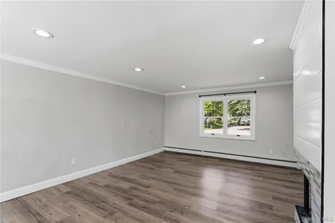$749,990 | 26 Halfcircle Drive, Holbrook, NY 11741