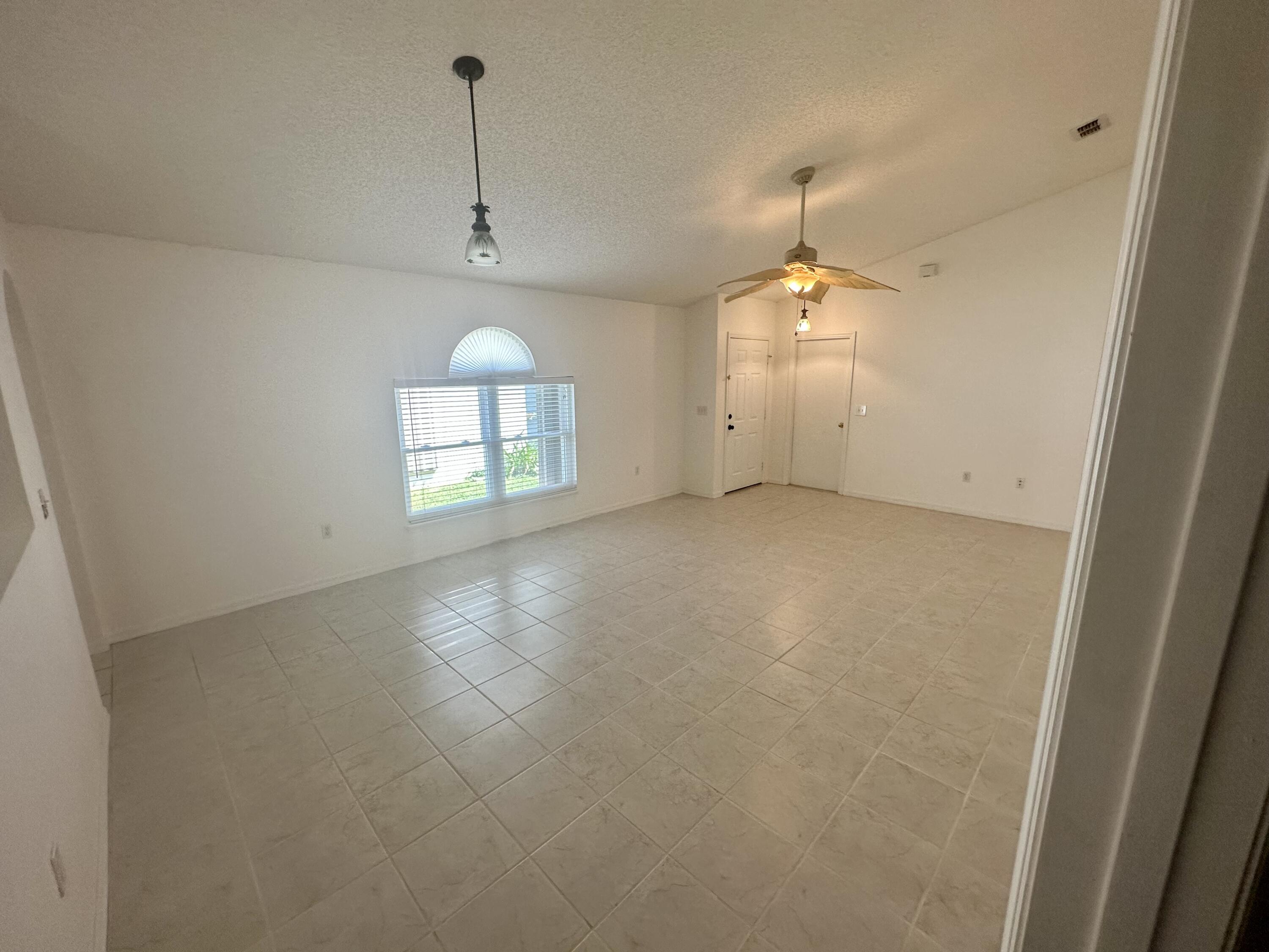 2089 Redwood Circle Palm Bay, FL 32905 - Photo 5 of 19 IMG_0155
