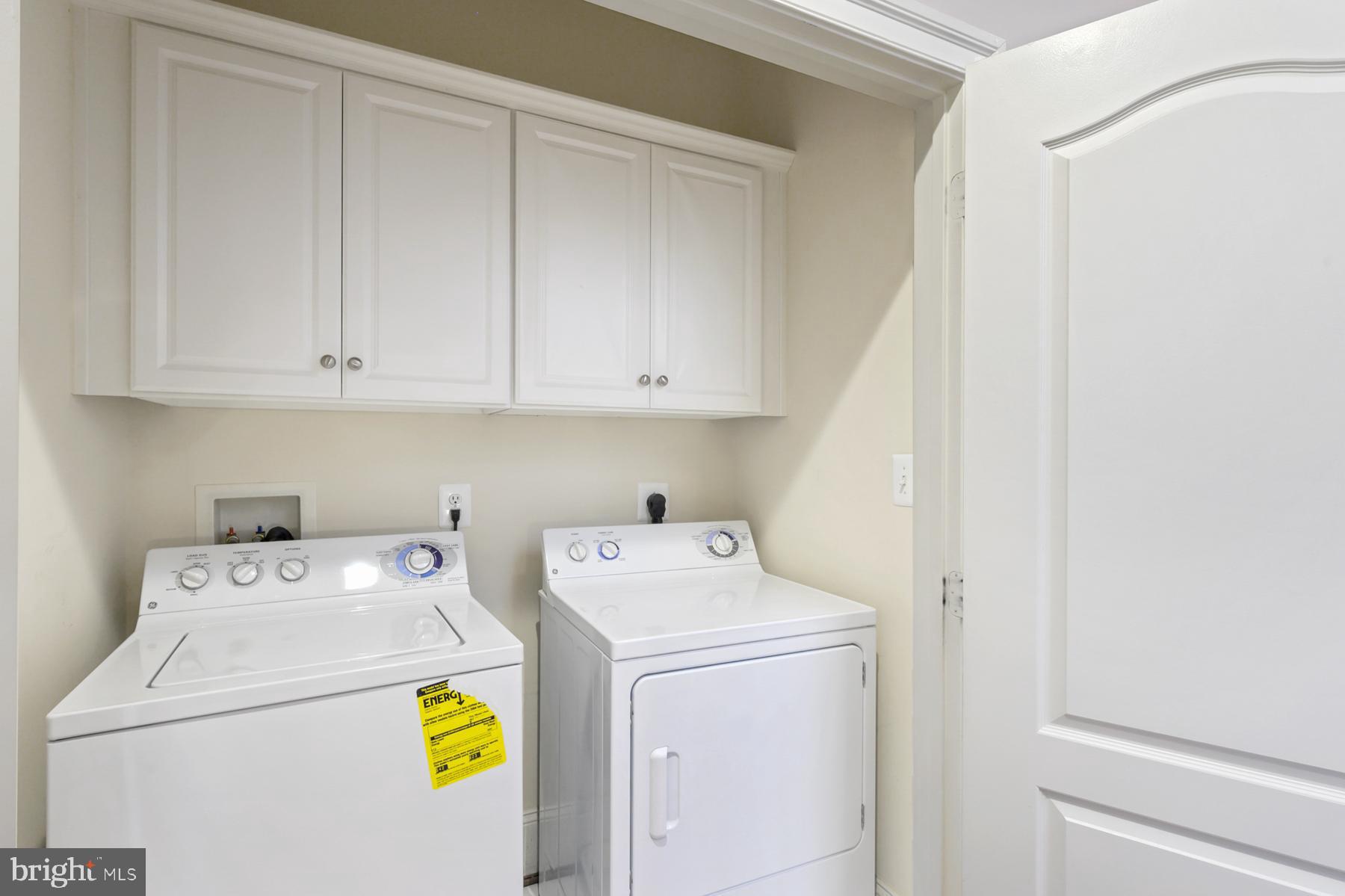 1734 Carpenter Road Alexandria, VA 22314 - Photo 23 of 48 Upper level 2 laundry room