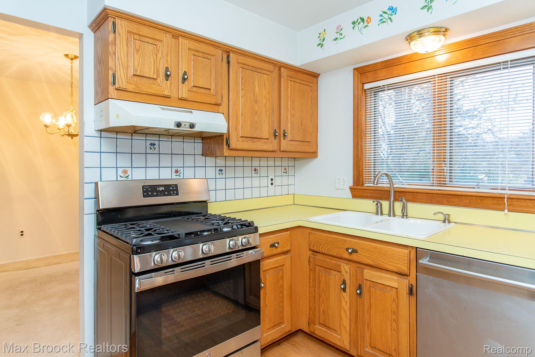 821 Hampton Circle Rochester, MI 48307 - Photo 16 of 60 Gallery Image 16