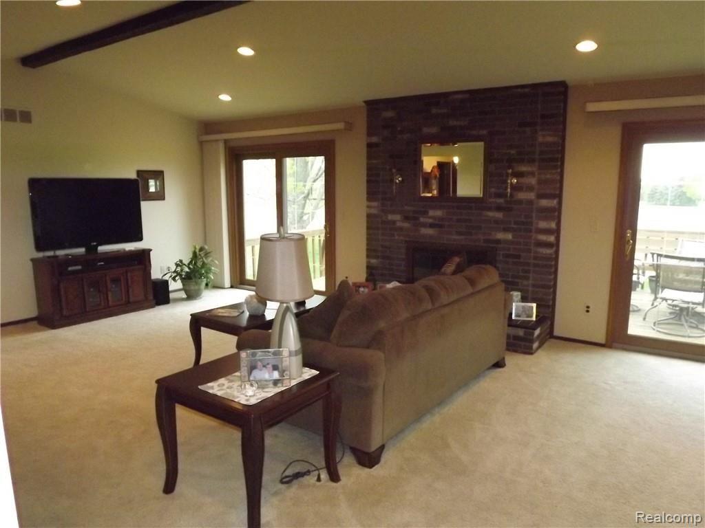 2191 Warrington Road Rochester Hills, MI 48307 - Photo 5 of 17