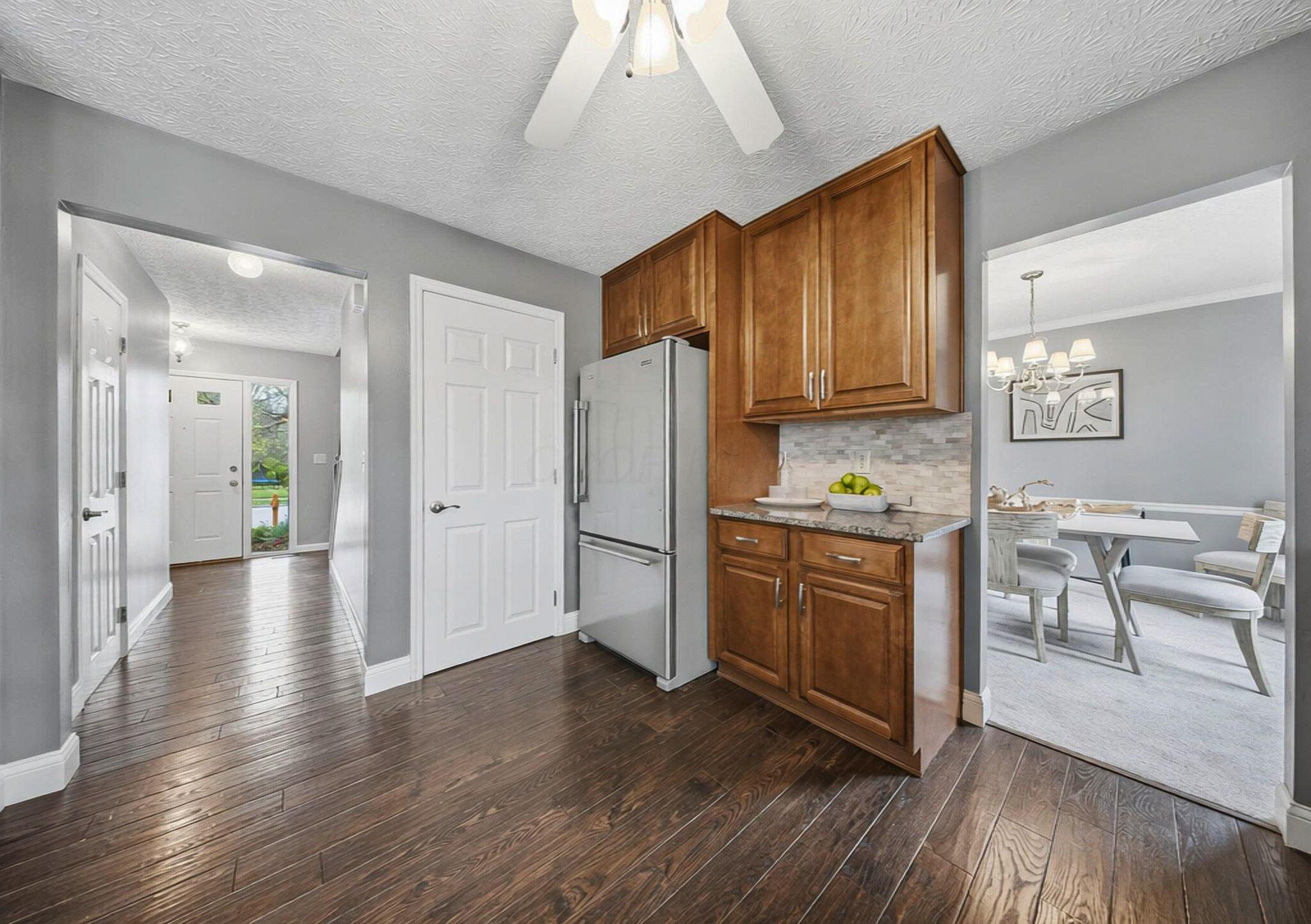1317 Greencroft Road Gahanna, OH 43230 - Photo 10 of 43 Kitchen