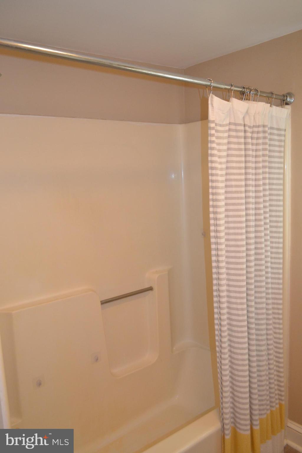 6356 Landing Neck Road Easton, MD 21601 - Photo 14 of 20 Tub & Shower