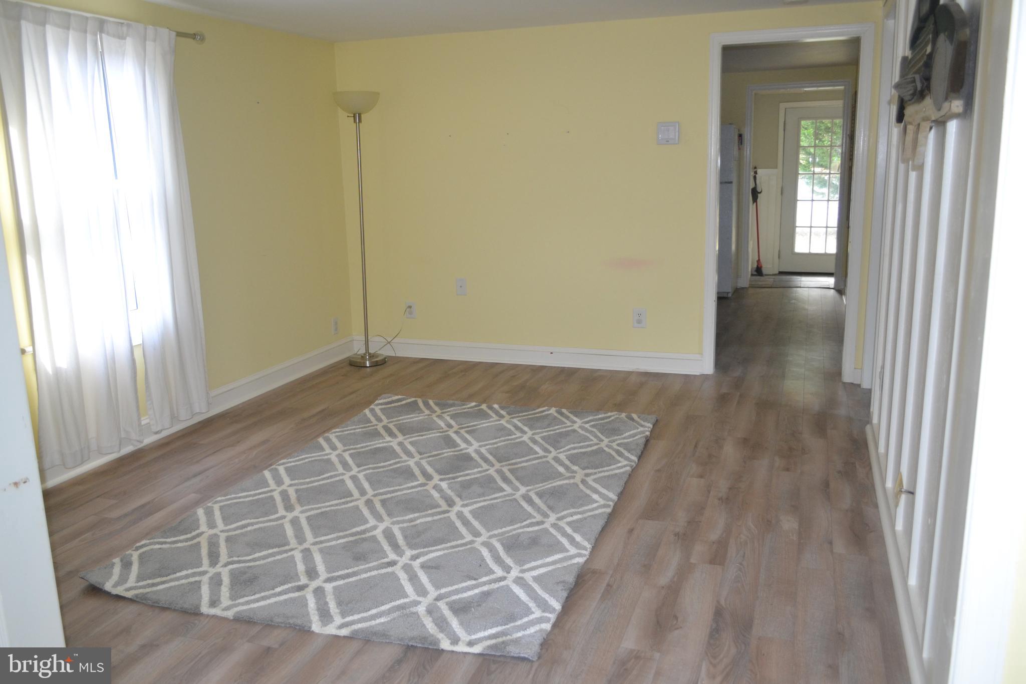 6356 Landing Neck Road Easton, MD 21601 - Photo 5 of 20 Bright & Airy Living Room