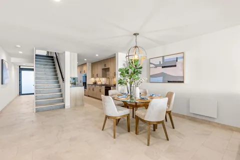 $3,300,000 | 375 West I Street, Encinitas, CA 92024